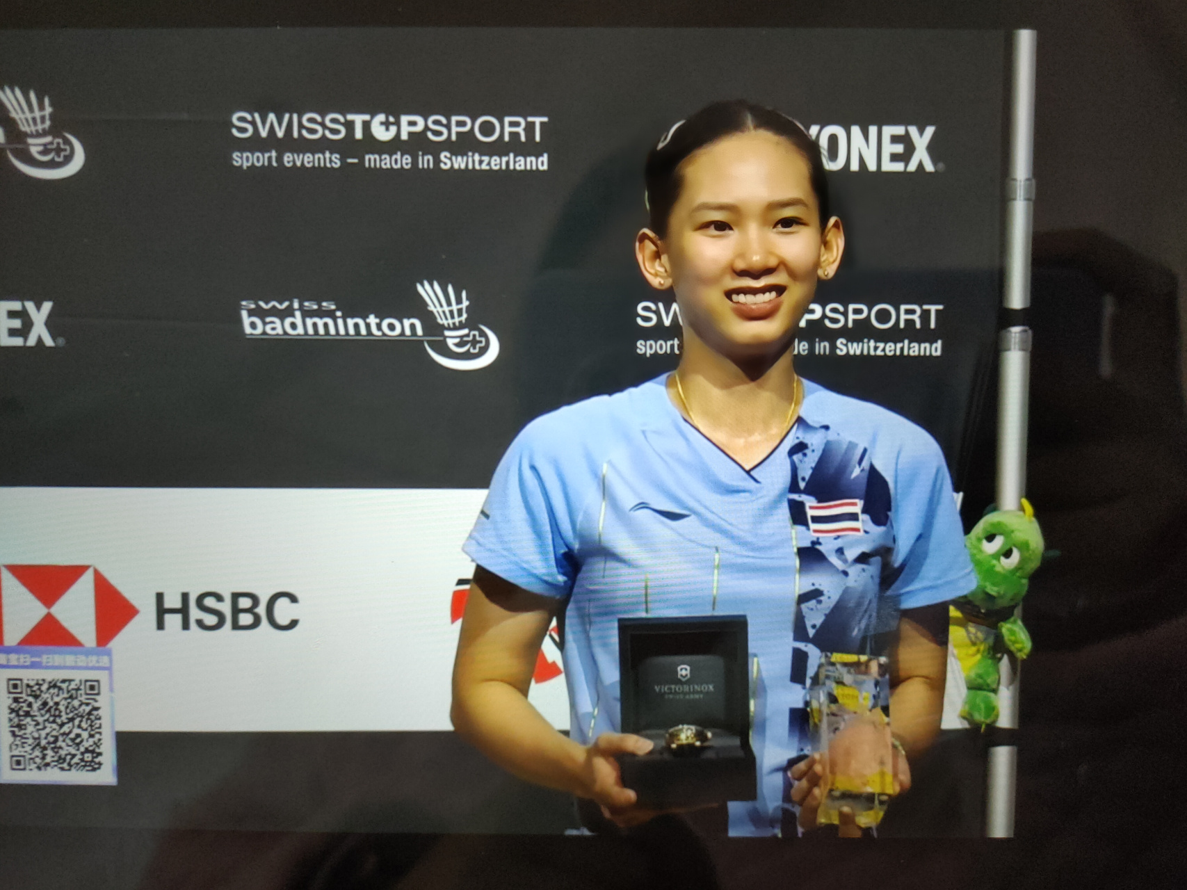 余依婷在国 余依婷在国