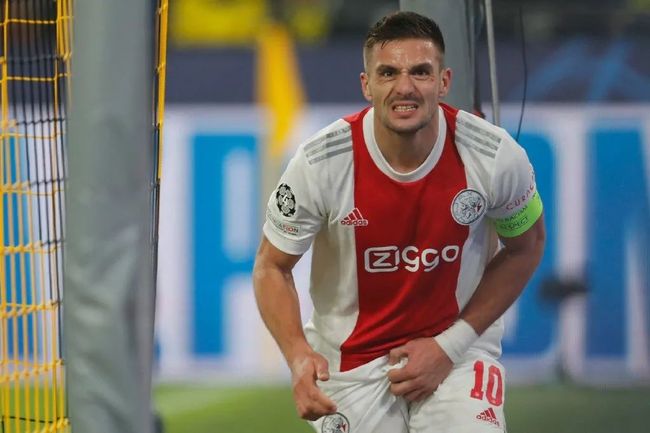 他的补扣是 他的补扣是